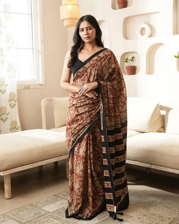 Red_Floral_Cotton_Floral_Jaal_Print_Mul_Saree_For_Women